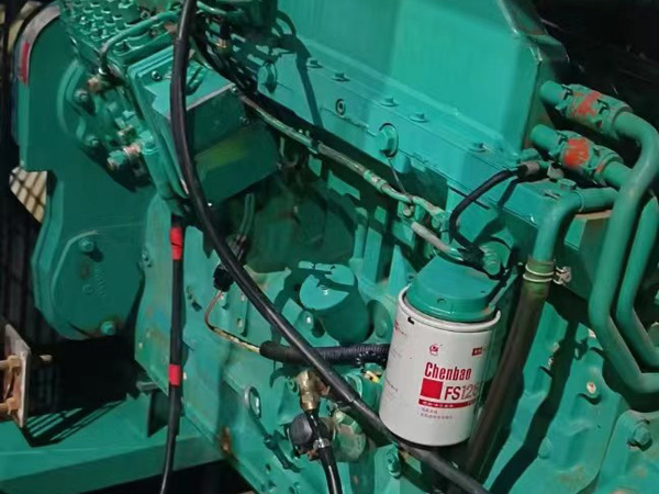 临安如何确定新的发电机组控制系统是否与原系统兼容？